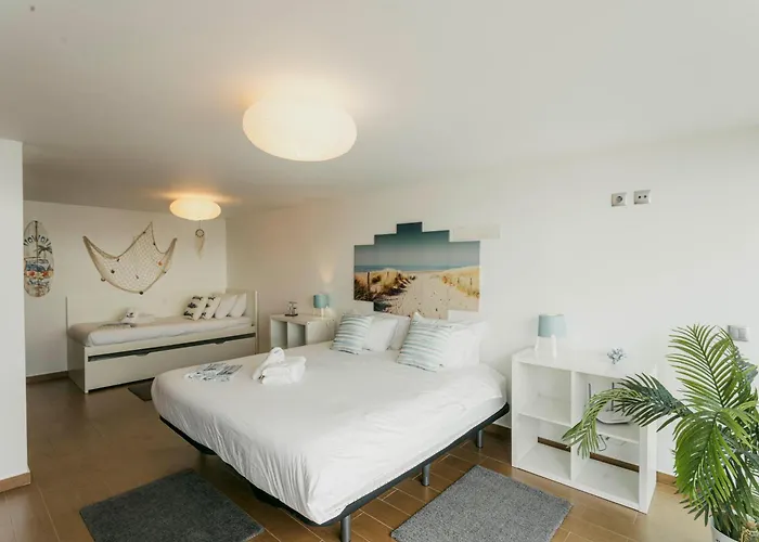86 - Meeras Surf House Ferrel (Leiria)